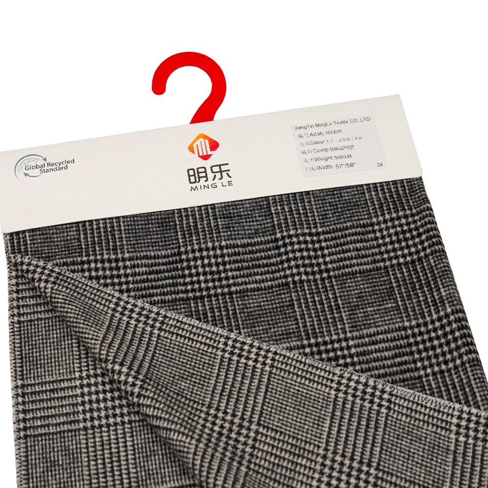 50 % шерсть, 40 % полиэстер, 10 % другие волокна, 560 г/м, черный + светло-серый, шерстяная ткань с односторонним покрытием в клетку, ML-1010015