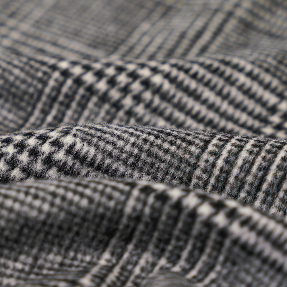50 % шерсть, 40 % полиэстер, 10 % другие волокна, 560 г/м, черный + светло-серый, шерстяная ткань с односторонним покрытием в клетку, ML-1010015
