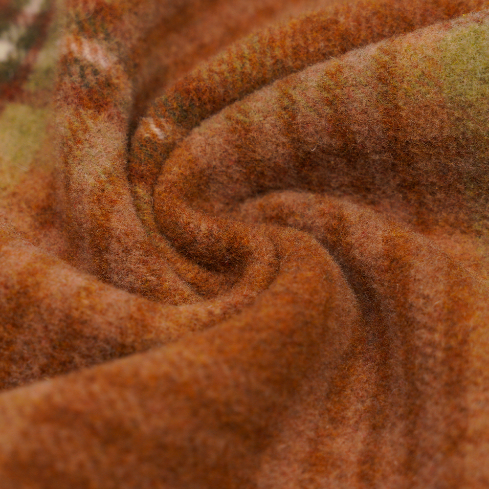 50 % шерсть, 40 % полиэстер, 10 % другие волокна, 860 г/м, коричневая и желтая клетка в клетку, бархатная ткань, ML-062142104