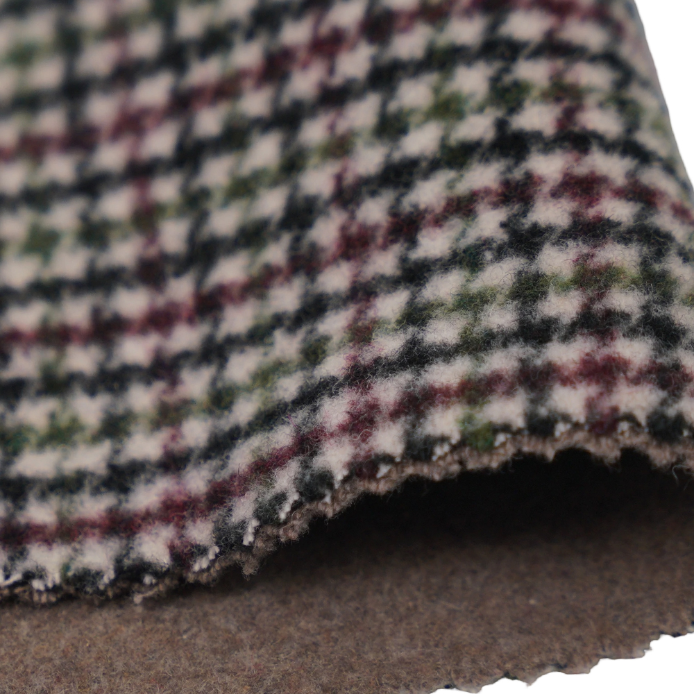 20 % шерсть, 70 % полиэстер, 10 % другие волокна, 800 г/м, цвет в клетку, двусторонний бархат, ML-4400-3